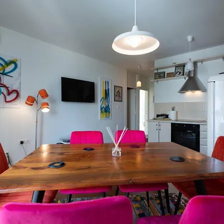 Queen Apartment